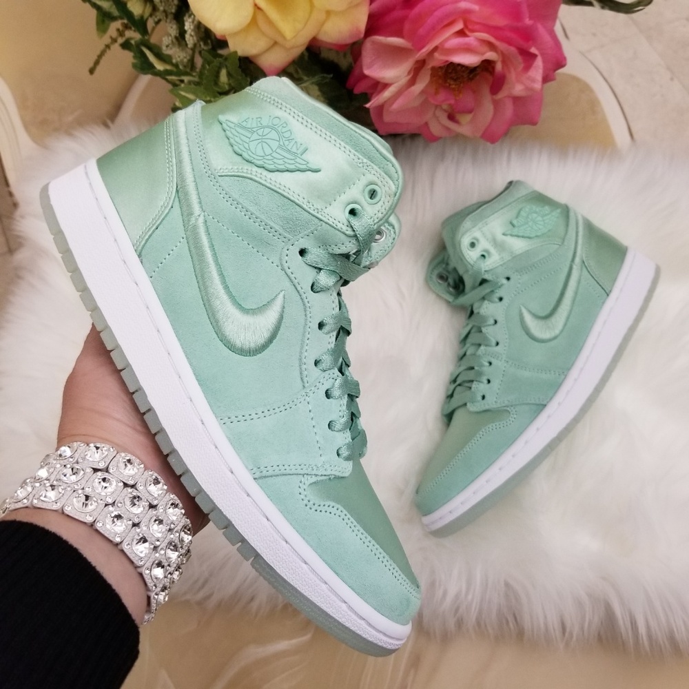 Air Jordan 1 Retro High Mint Foam - Picture 3 of 8